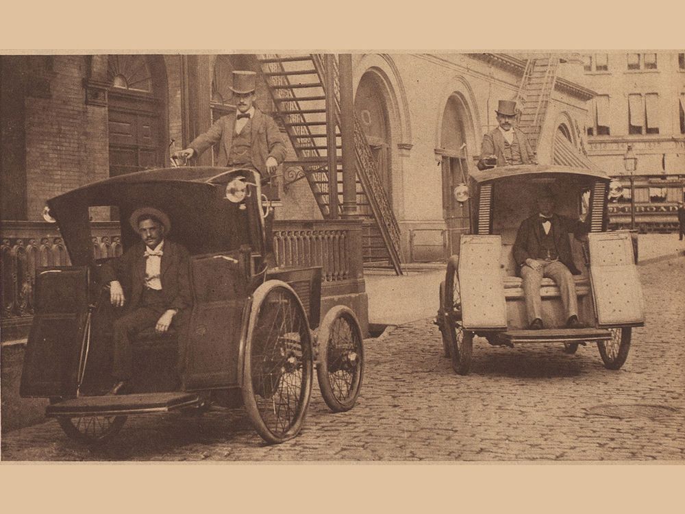 Electrobat taxis in Manhattan in 1898