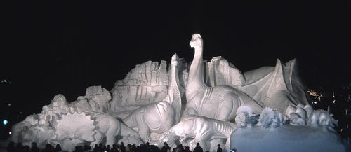 20110520083304hokkaido-ice-dinosaurs.jpg