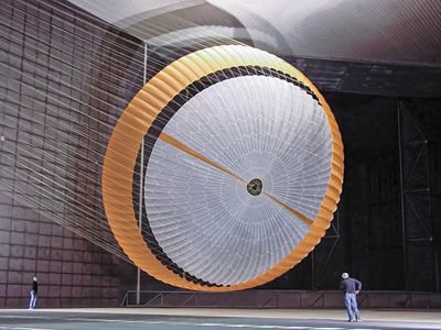 06V_FM2016_YPreviousMissionParachuteMarsScienceB_LIVE.jpg