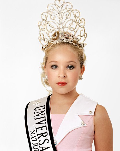 Child beauty pageant winner