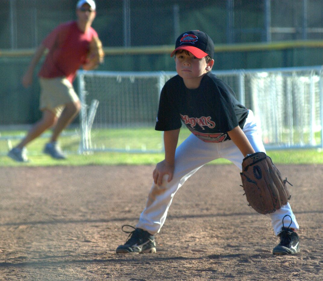 Playing shortstop. | Smithsonian Photo Contest | Smithsonian Magazine