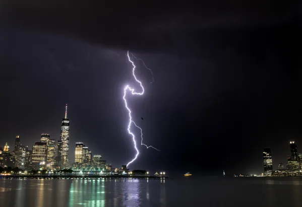 Lightning strikes downtown manhatten thumbnail