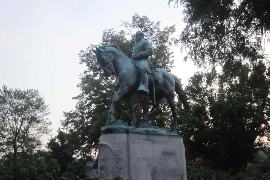 Robert_E._Lee_statue_in_Charlottesville,_VA_IMG_4219.JPG
