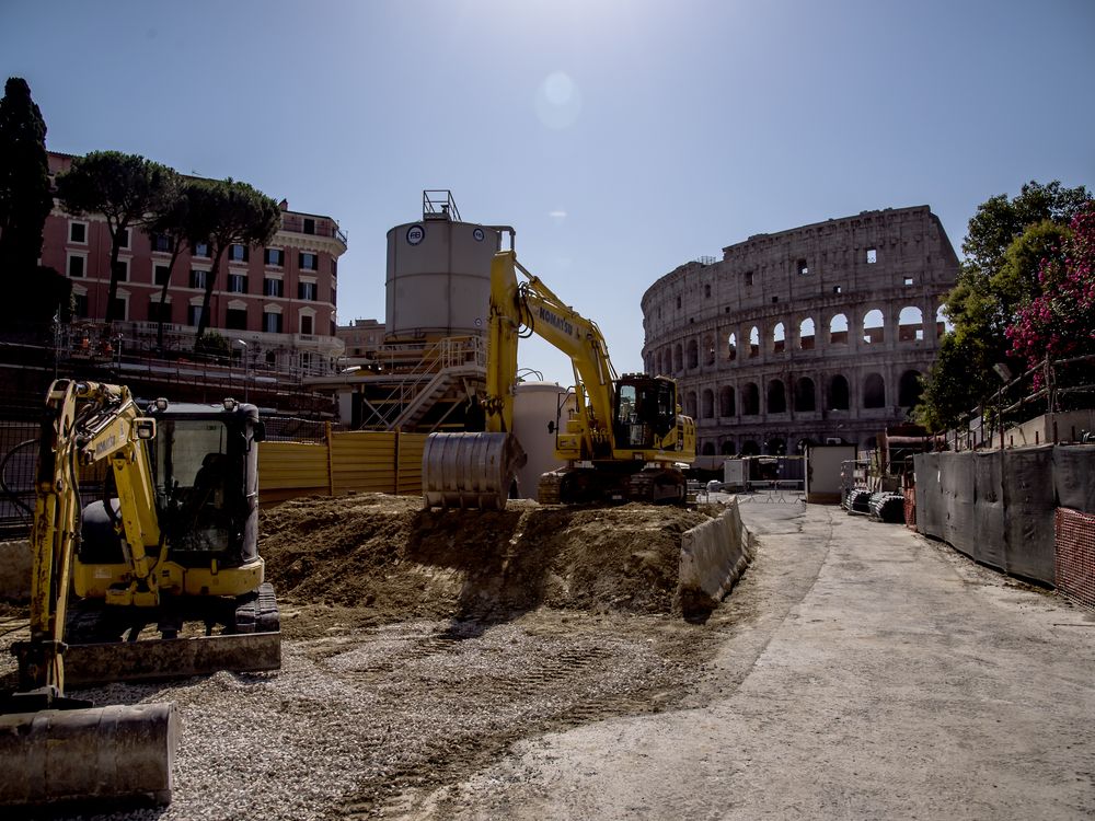 Ancient Golden Glass Unearthed During Roman Subway Construction