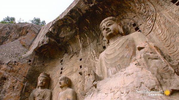 Preview thumbnail for Wu Zetian's Bold Move at the Spectacular Longmen Grottoes