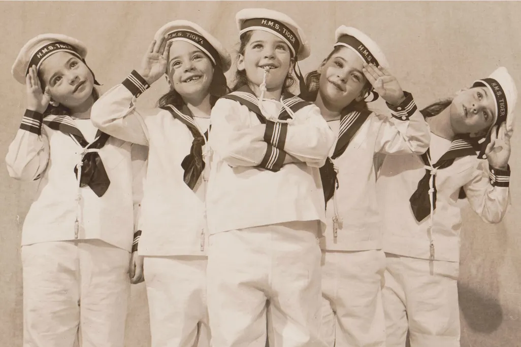 Yvonne, Annette, Cécile, Émilie and Marie Dionne