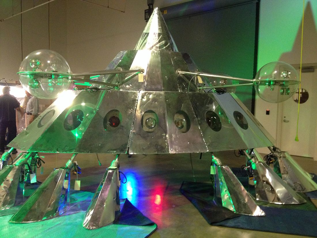 ミュージック FROM THE MOTHERSHIP/FROM THE UNDERGROUND Watch George Clinton's P-Funk Mothership Get Reassembled For Its
