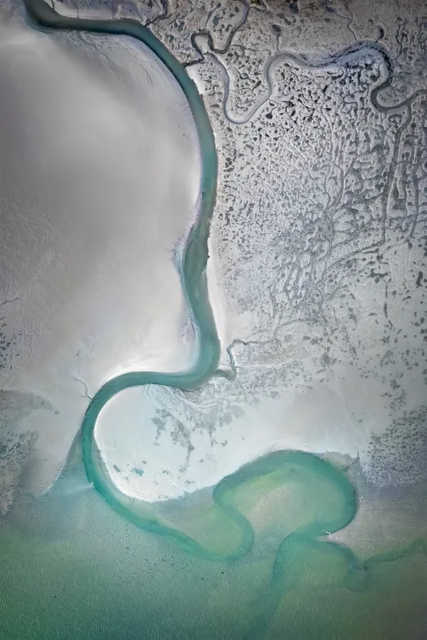 Meandering thumbnail