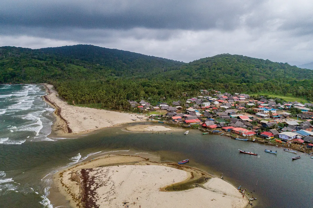 The village of Armila is at the mouth of the Armila River, which pours out into the Caribbean Sea. There are no hotels, so visiting researchers are official guests of the town.