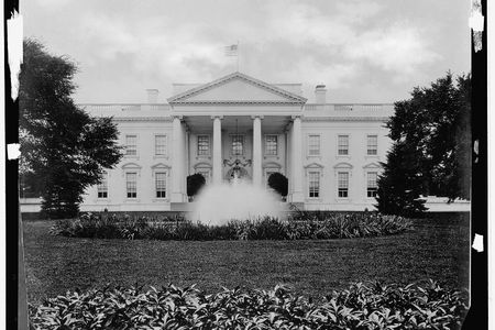 Though there were two different buildings called the "White House of the Confederacy," the White House–pictured here in 1905–has always remained the White House.