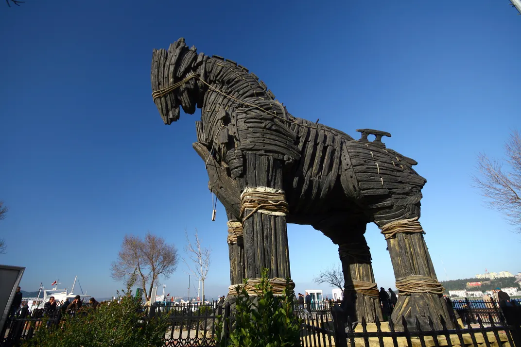 Statue of the Trojan horse