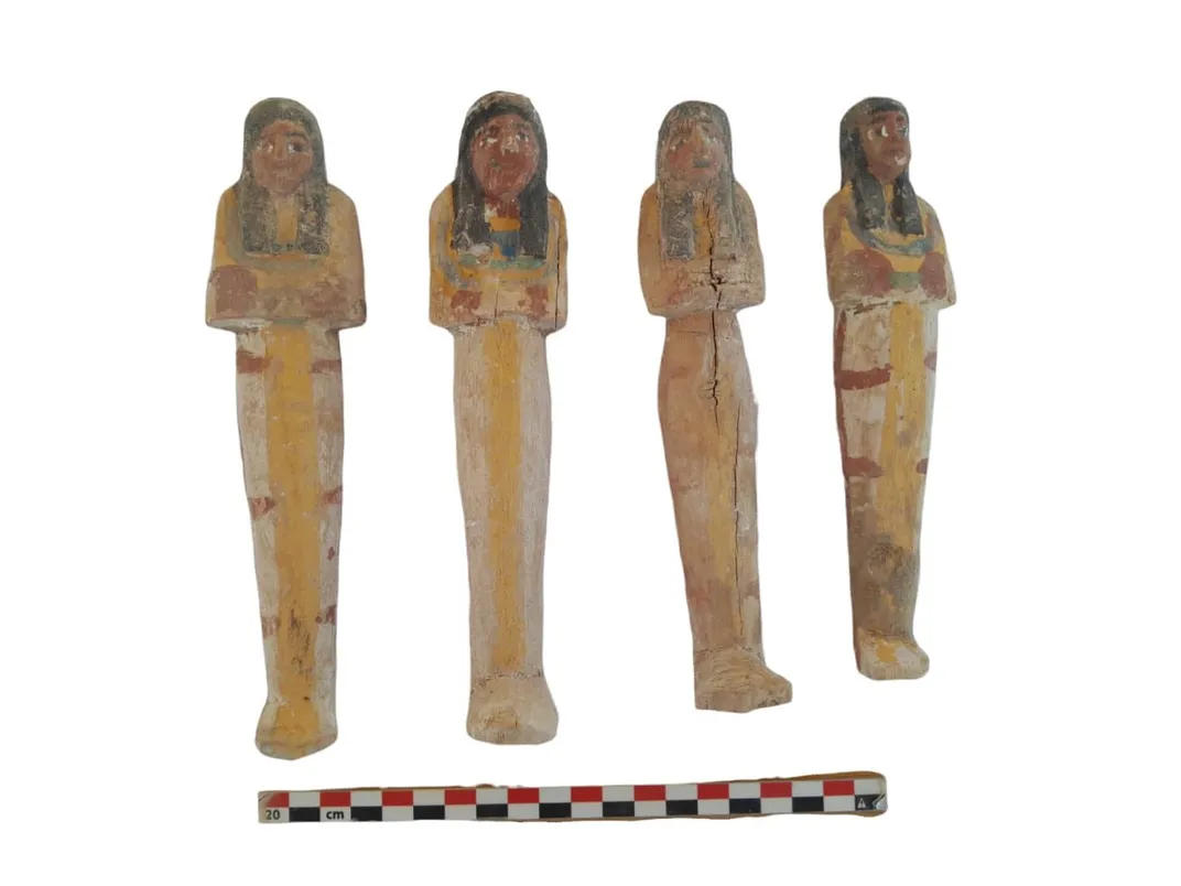 figurines