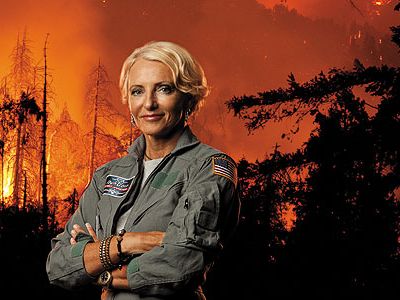 Patty Wagstaff’s latest mission: use the discipline of aerobatics to combat the chaos of California wildfires (photo-composite).