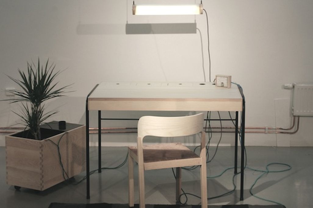 Eddi Tornberg’s self-powering desk