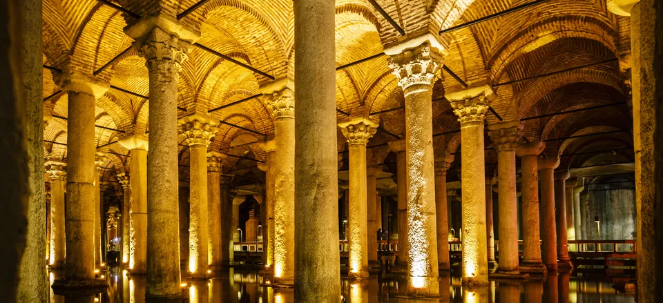  The dramatic underground cisterns in Istanbul 