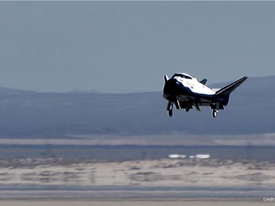 The Dream Chaser mini-shuttle, coming in for a landing at Edwards on November 11.