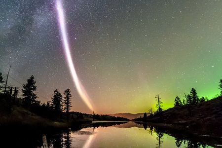 Meet Steve—a strange band of light first spotted by amateur skywatchers.