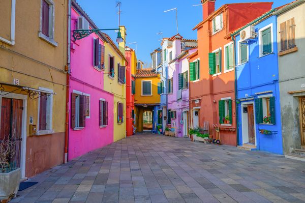 Colorful Homes in Burano thumbnail