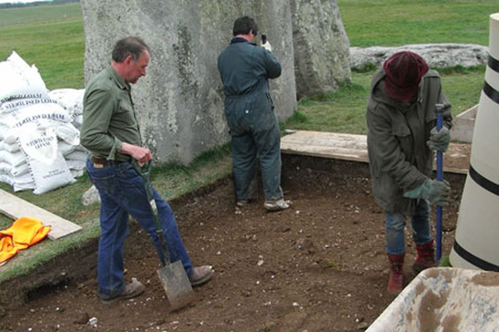 dis5-stonehenge-631.jpg