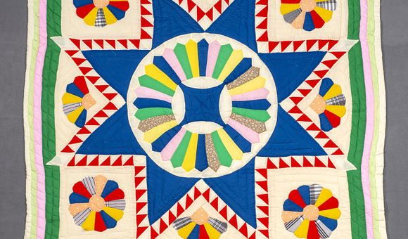 Dresden Star Medallion Quilt” by Emma Russell. Object no. 2007.5001.0002 Anacostia Community Museum, Smithsonian Institution.

