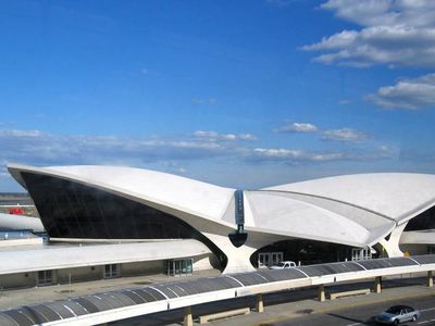 From the moment it opened in 1962, TWA’s Flight Center at New York’s JFK airport was instantly iconic. 