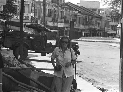 Clare Hollingworth poses in the streets of Saigon in 1968.