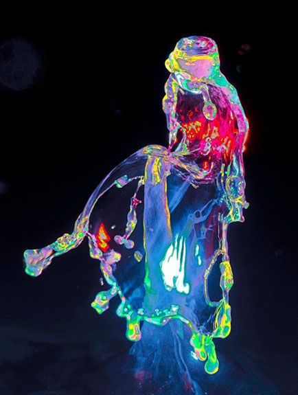 Amazing Photographs of Water Droplets Colliding