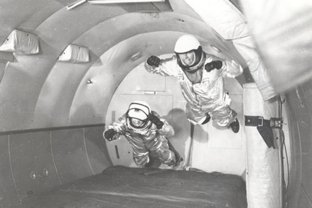 astronaut swim training