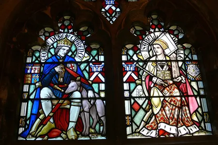 Stained-glass windows depicting George Plantagenet, Duke of Clarence, and his wife, Isabel Neville