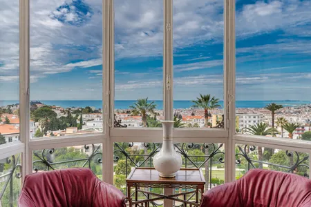 Matisse&#39;s former apartment overlooks the French Riviera.