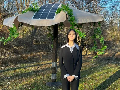 This High Schooler Invented an A.I.-Powered Trap That Zaps Invasive Lanternflies image