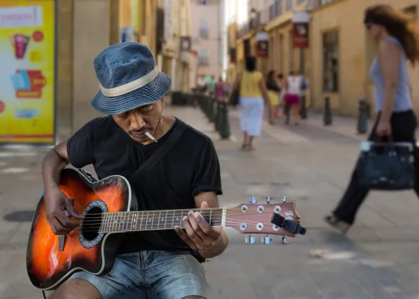 street guitar player in barcelona thumbnail