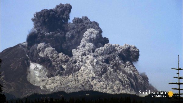 Preview thumbnail for This Brave Student Captured the Mount St. Helens Blast