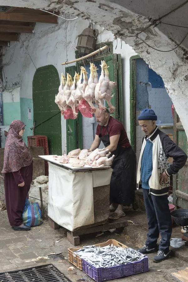 Street vendors in the medina of Tetouan thumbnail
