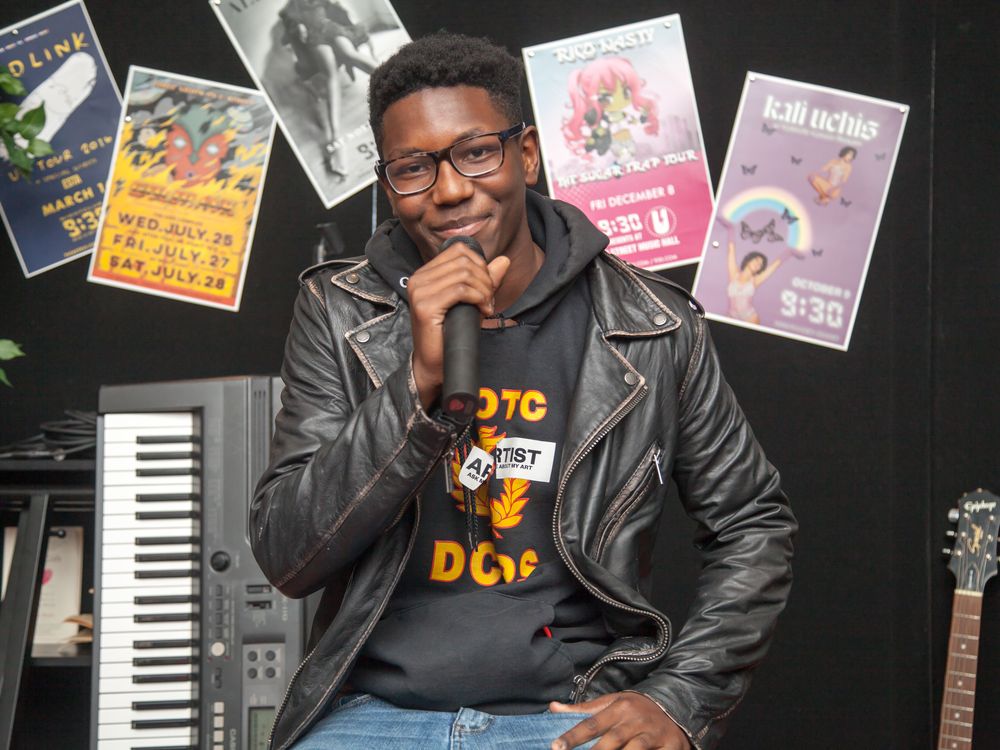 Through Smithsonian programs, like ARTLAB and the National Youth Summit, museum educators demonstrate how adult mentors can elevate the voices of teens in their communities. (Hirshhorn Museum and Sculpture Garden)