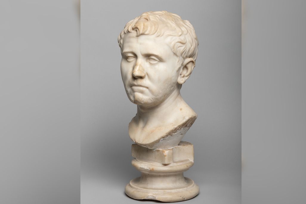 Ancient Roman bust of an unidentified man
