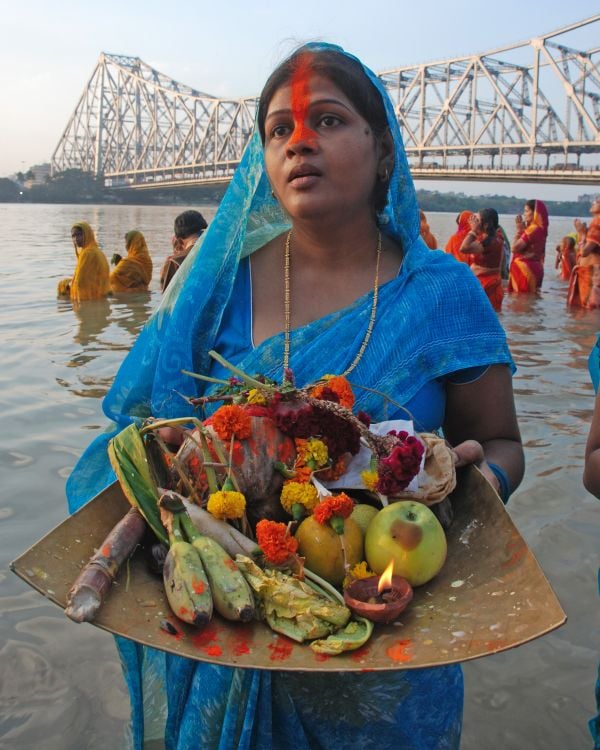 "KOLKATA CHHAT PUJA"
I TOOK THIS PICTURE IN KOLKATA, WEST BENGAL, INDIA ON A CHHAT PUJA DAY. thumbnail