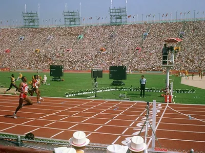 The 400 meter race on 1984 Olympic track