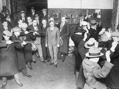 Chicago officials re-enact the 1929 St. Valentine&#39;s Day Massacre.
