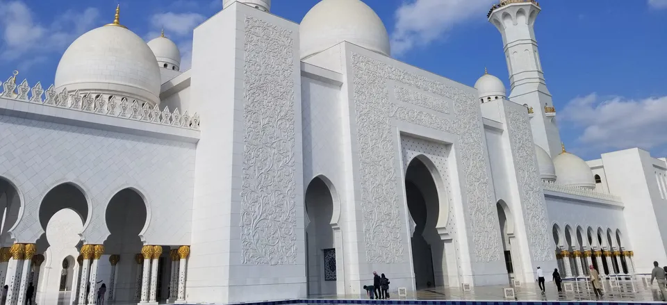  Sheik Zayed Grand Mosque, Abu Dhabi. Credit: Andrew Dawson