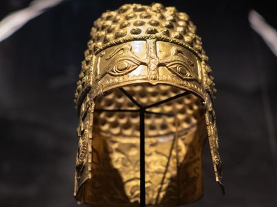 The golden helmet of Coțofenești at the Drents Museum