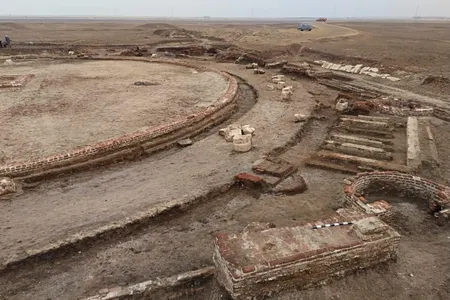 The temple is composed of a circular basin 115 feet wide.