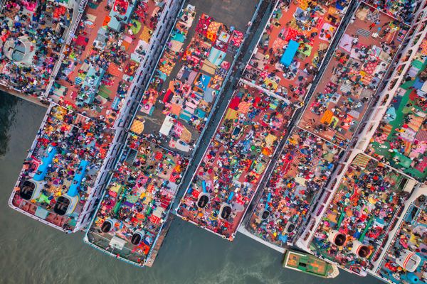 Vessel of Eid passengers thumbnail
