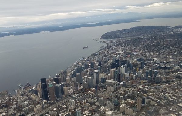 Flying Into Seattle thumbnail