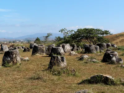 A Discovered Trove of Bones and Teeth Yields New Clues to the Century-Old Mystery of 'Death Jars' in Laos image