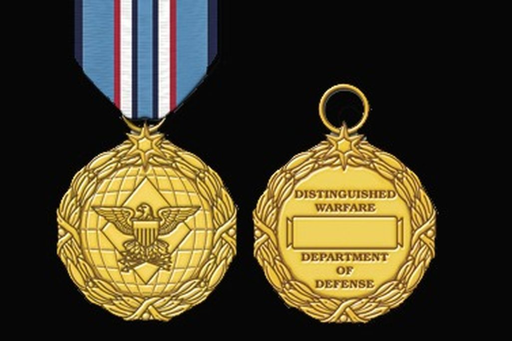 Distinguished-Warfare-Medal-470.jpg
