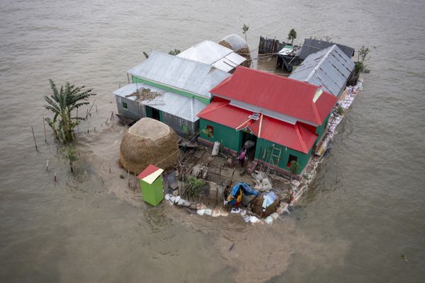 Houses affected by flood thumbnail