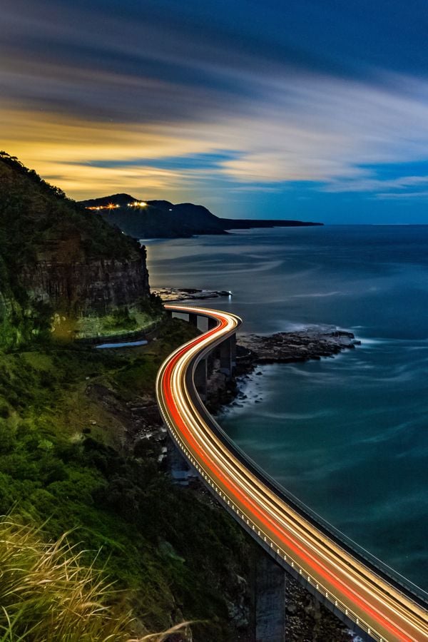Sea Cliff Bridge at night thumbnail