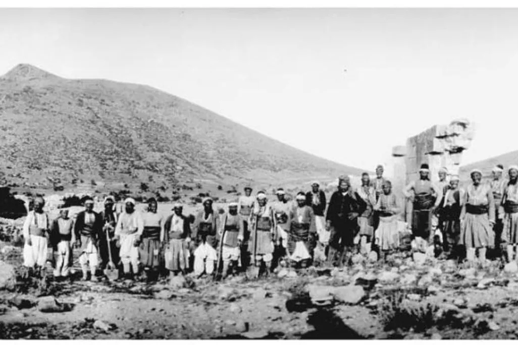 Gertrude Bell's workers at the excavations of the Byzantine settlement of Madenşehir, Binbirkilise, Turkey 1907