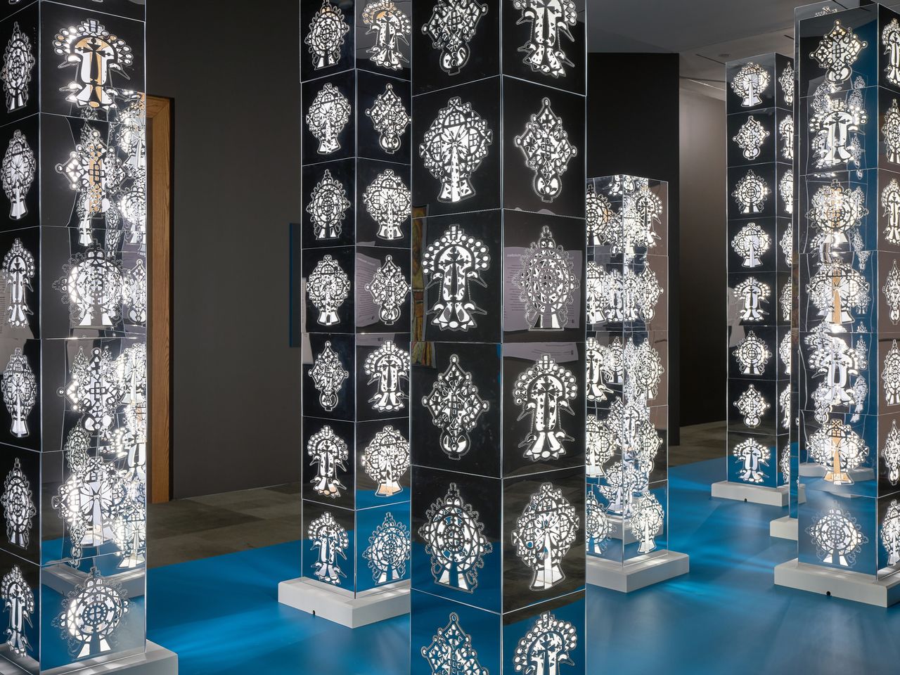 プロジェクターオブジェ These Seven Stunning Towers Memorialize Lost Black Lives With
